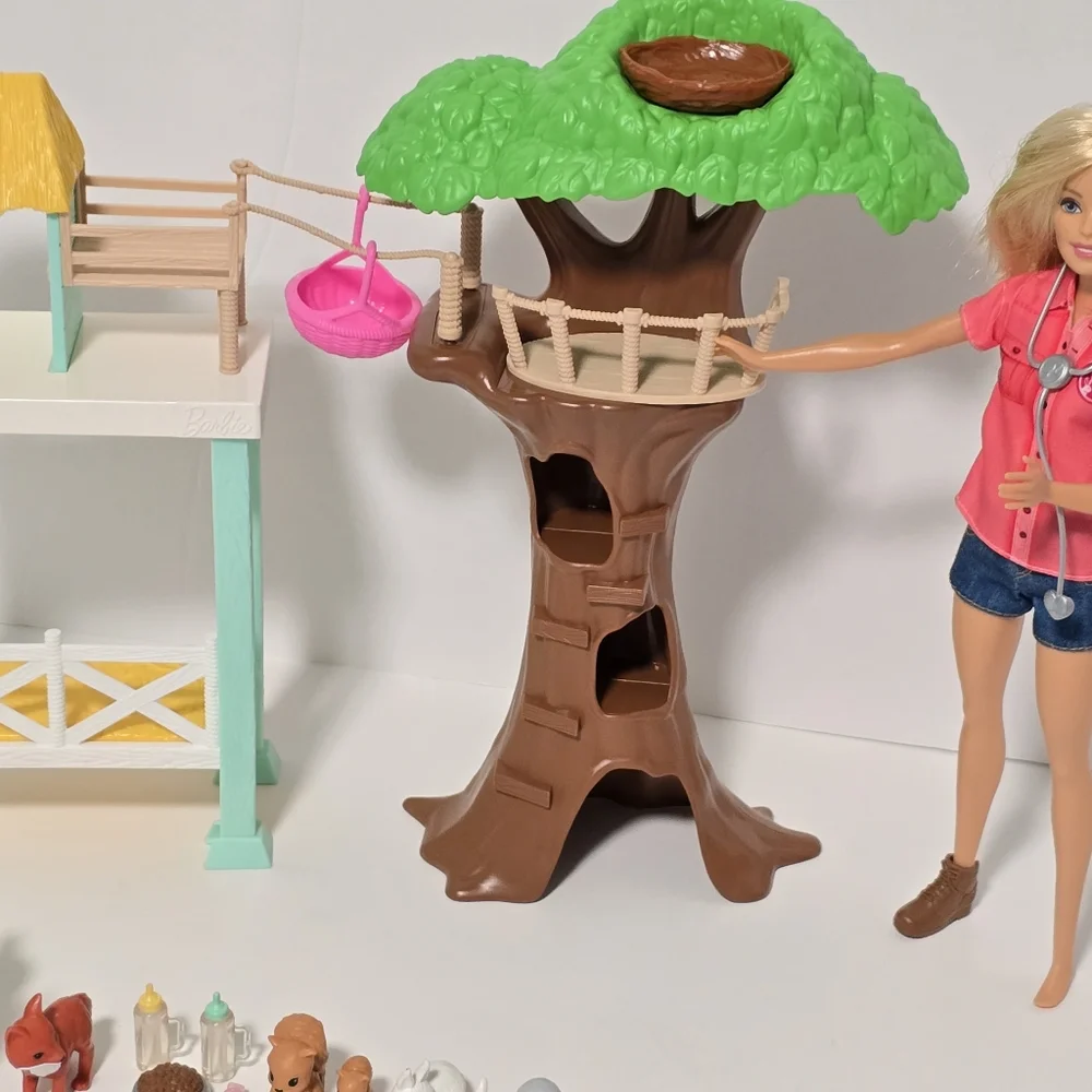 Barbie Animal Rescuer Doll Playset - FCP78 Vet Doll And Treehouse Animals - Picture 9 of 16